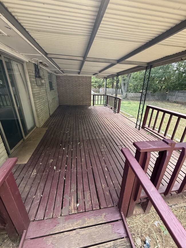 Building Photo - 507 Meadow Lake Dr