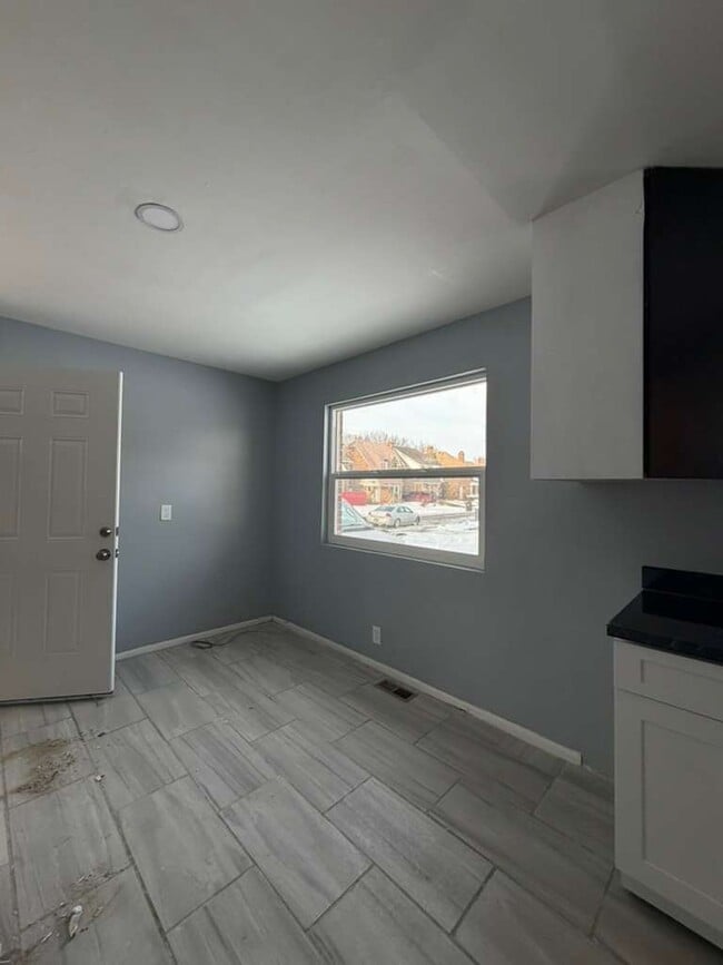 Building Photo - 11454 Sanford Ave