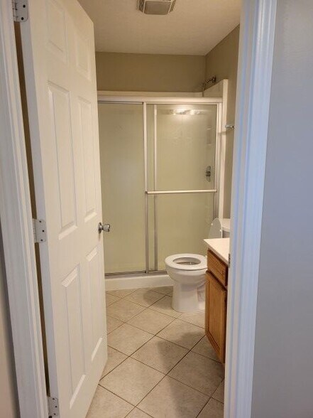 Building Photo - 1915 N Blackfoot Dr