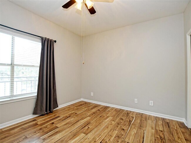 Building Photo - 6000 Shepherd Mountain Cove