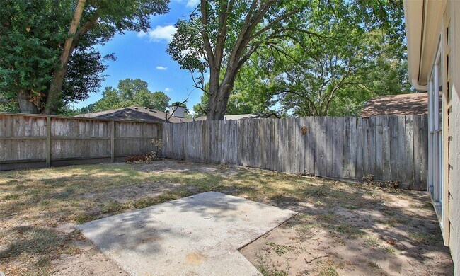 Building Photo - 6940 Foxmont Ln