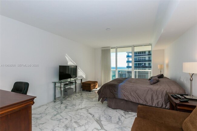 Building Photo - 1830 S Ocean Dr