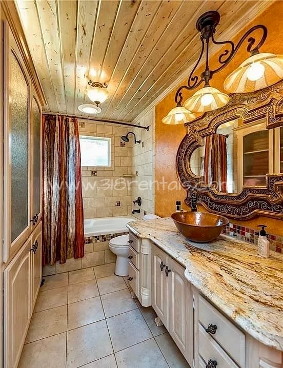 Building Photo - 7313 Camelback Dr