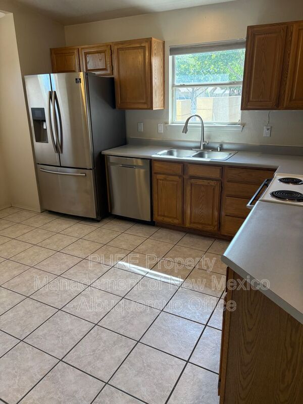 Building Photo - 10901 Lagrange Park Dr NE