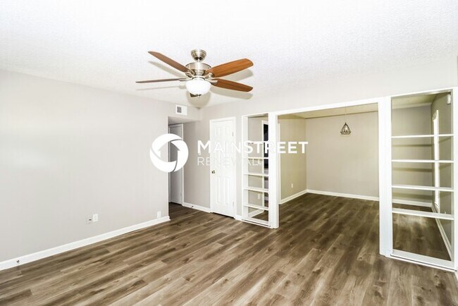 Building Photo - 3 Bedroom Pet-Friendly Home in Memphis, TN with Main Street Renewal