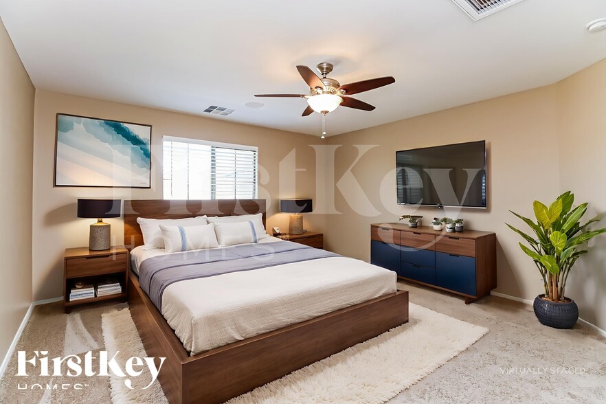 Building Photo - 2403 W Quick Draw Way