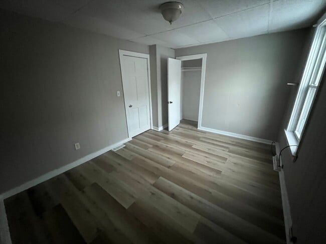 Building Photo - 14 Hacker St