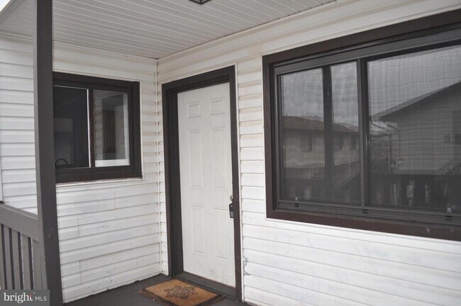 Primary Photo - 4141 Meadowland Ct