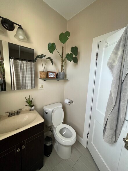 Building Photo - 12 Farrington Ave