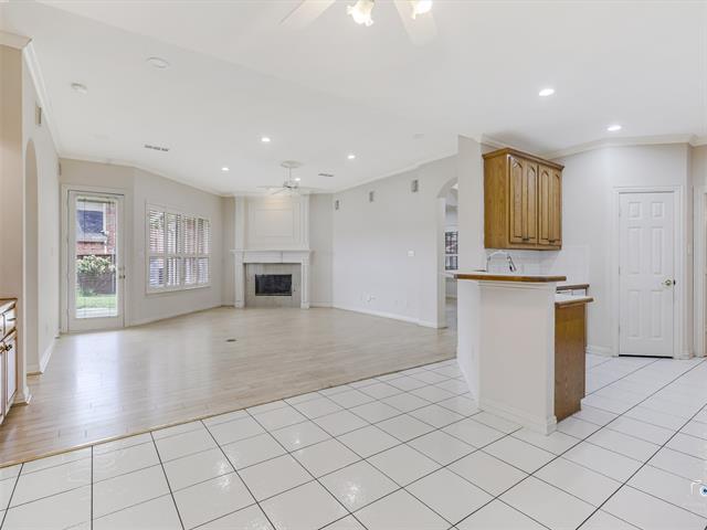 Building Photo - 609 Sunningdale