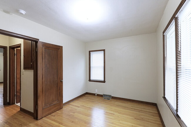 Building Photo - 1425 S 11th St