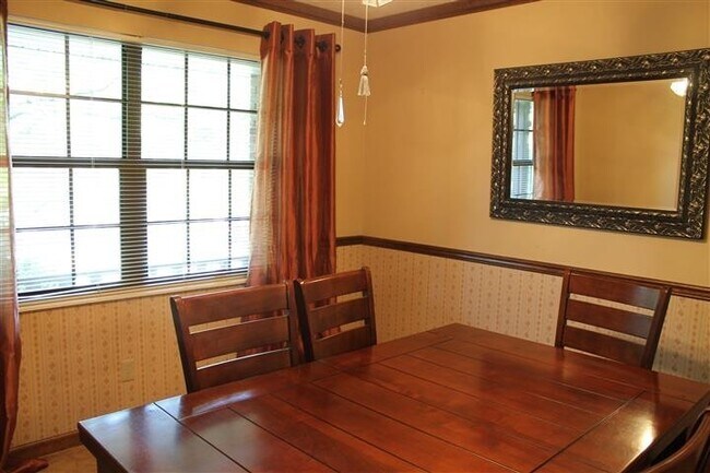 Building Photo - Prime location!  Award winning Oak Ridge S...