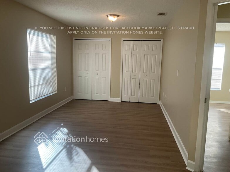 Building Photo - 4765 Miramar St