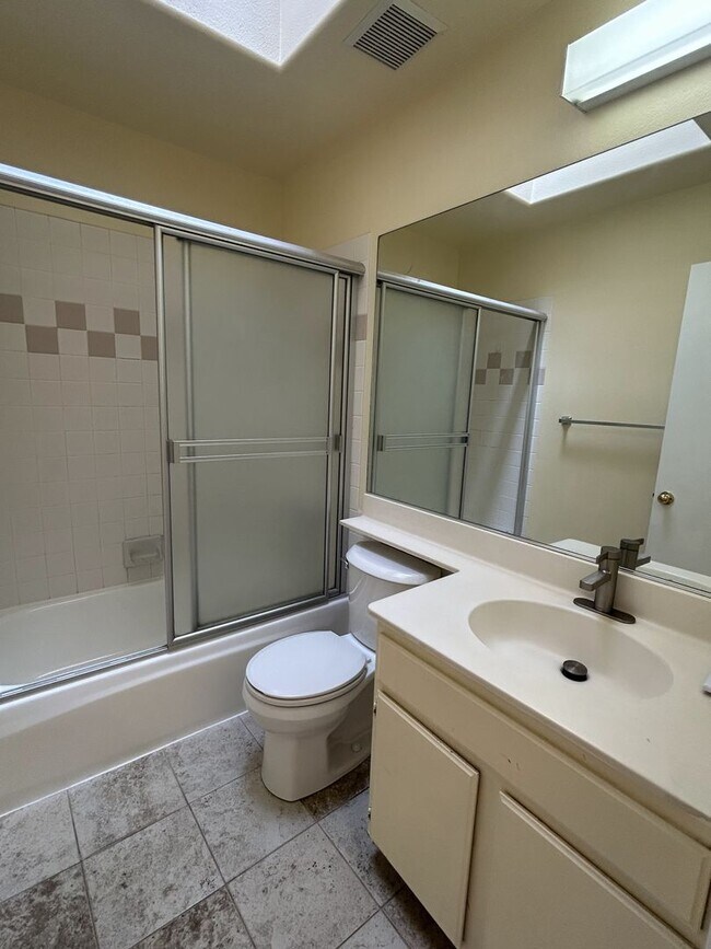 Building Photo - Cozy 3 bedroom Condo in the most demanded neighborhood at City of Alhambra