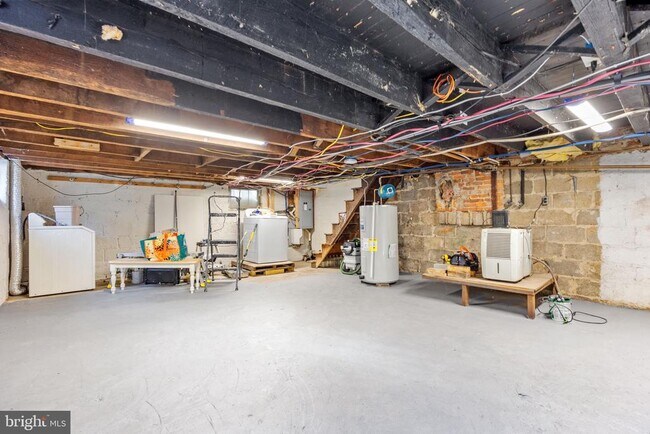 Building Photo - 21 N Franklin St