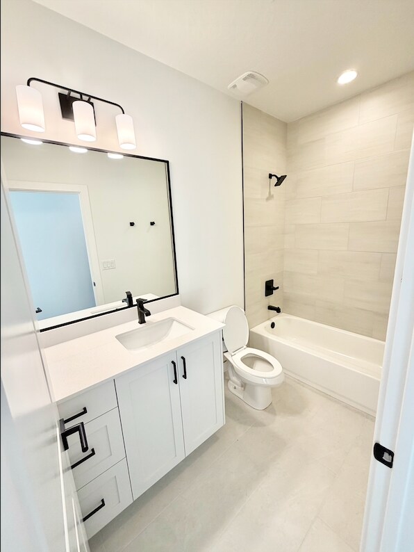 Building Photo - 4135 El Capitan Wy