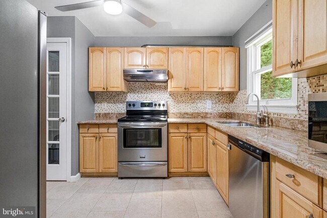 Building Photo - 7915 Journey Ln