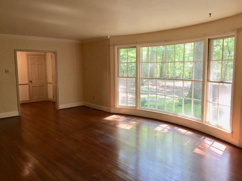 Building Photo - 1329 Old Lystra Rd