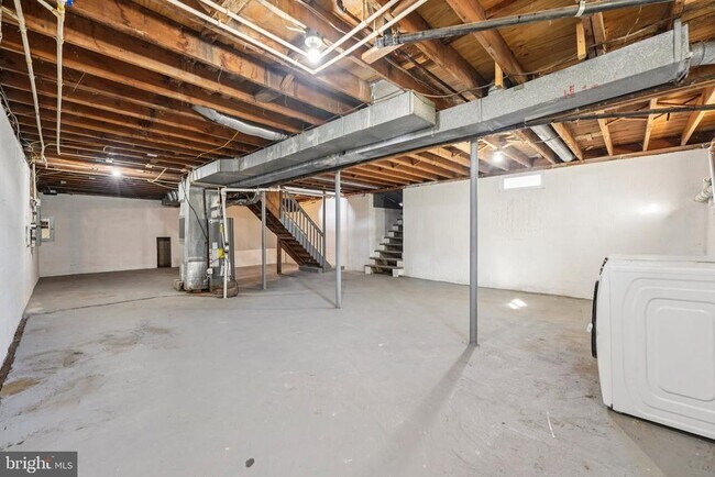 Building Photo - 144 E Arbor Ave