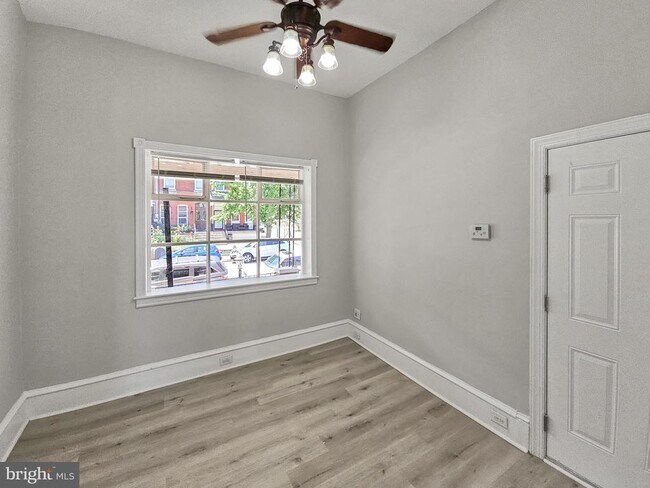 Building Photo - 637 N 32nd St