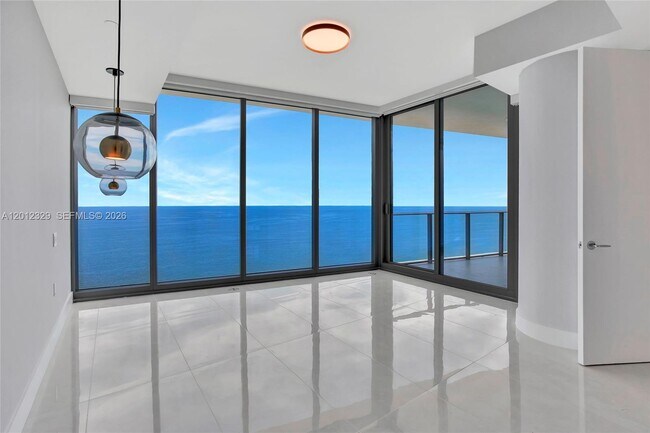 Building Photo - 15701 Collins Ave