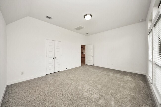 Building Photo - 2130 Coyote Run Dr