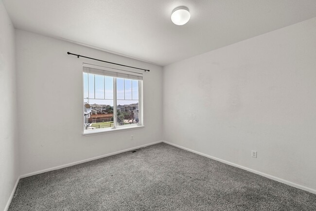 Building Photo - 11850 Kalmath Way