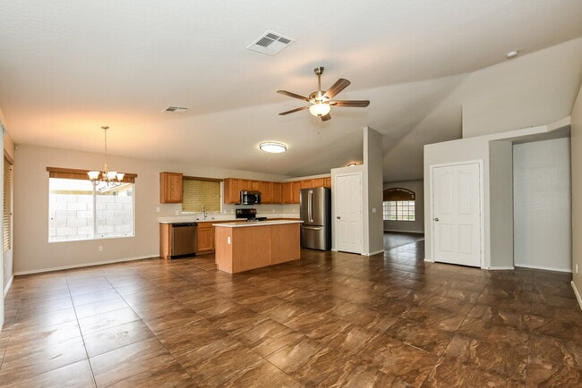 Building Photo - 4045 S Kirby Ct