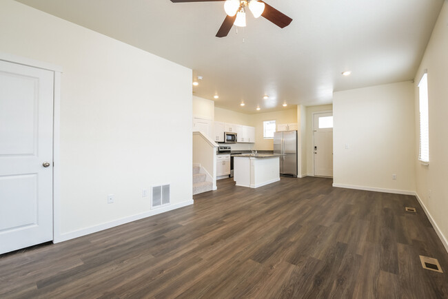 Building Photo - Bright Living in Thornton