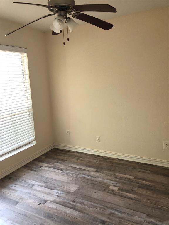 Building Photo - 3900 Woodchase Dr