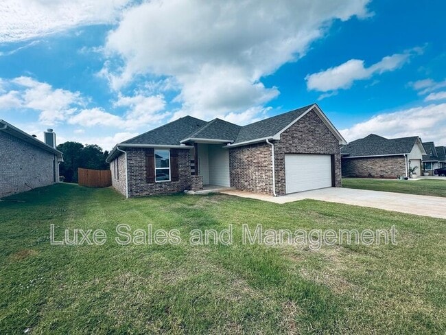Building Photo - 16305 Villa Valeria Way