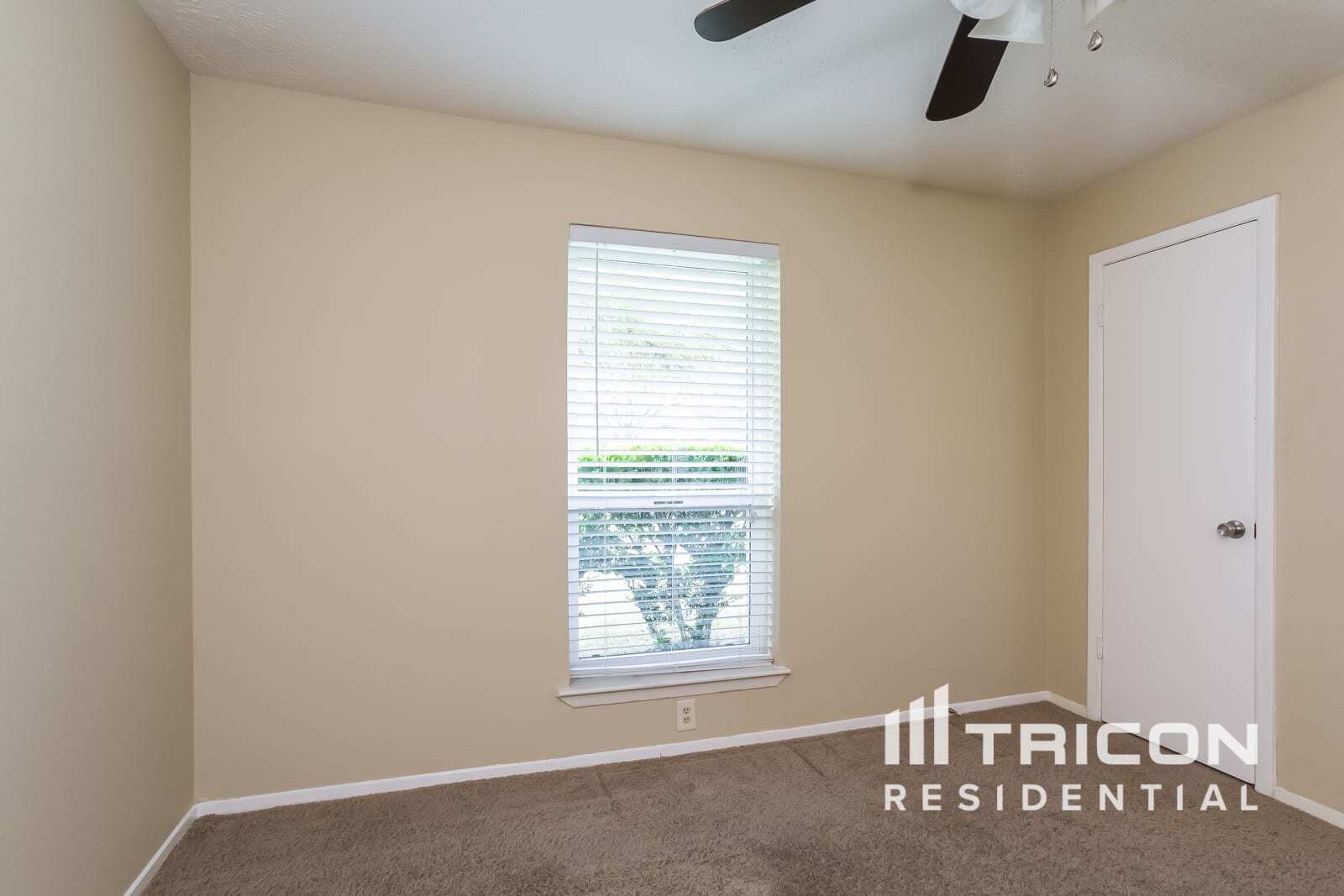 Building Photo - 10111 Enchanted Stone Dr