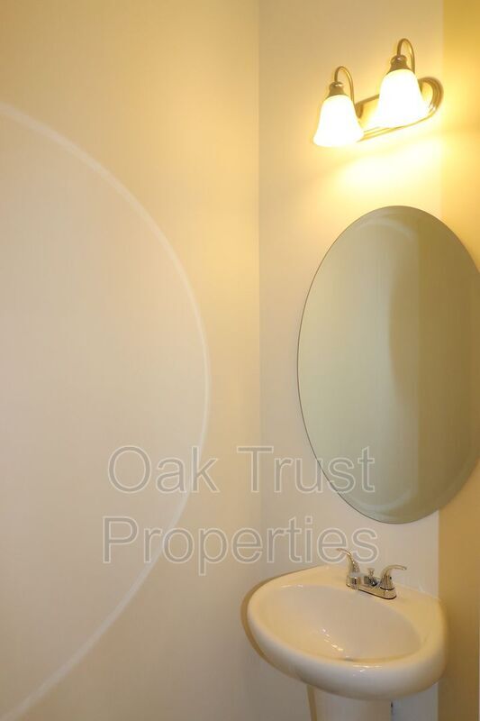 Building Photo - 176 Woodward Rd