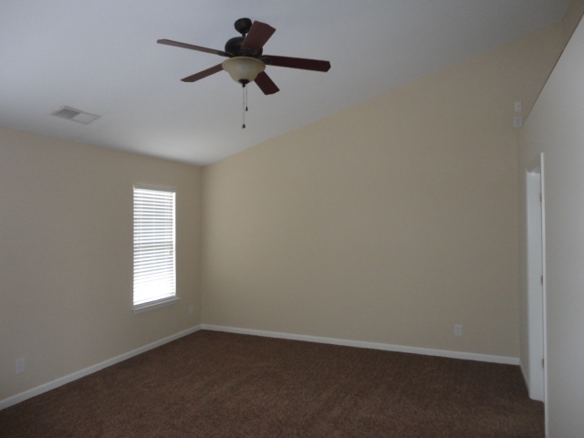 Building Photo - 690 Triple Crown Ct