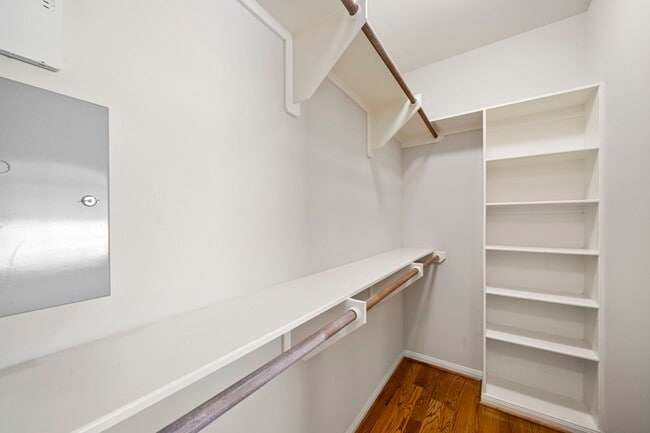 Building Photo - 1726 Stacy Falls