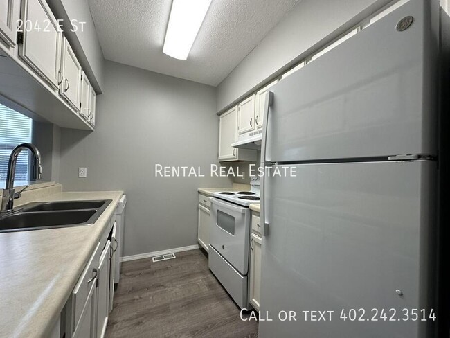 Building Photo - 2042 E St-