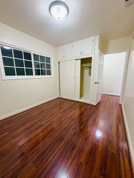 Building Photo - 1 La Presa Ave