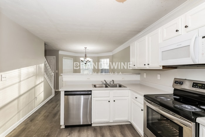 Building Photo - 10799 Misty Meadows Pl