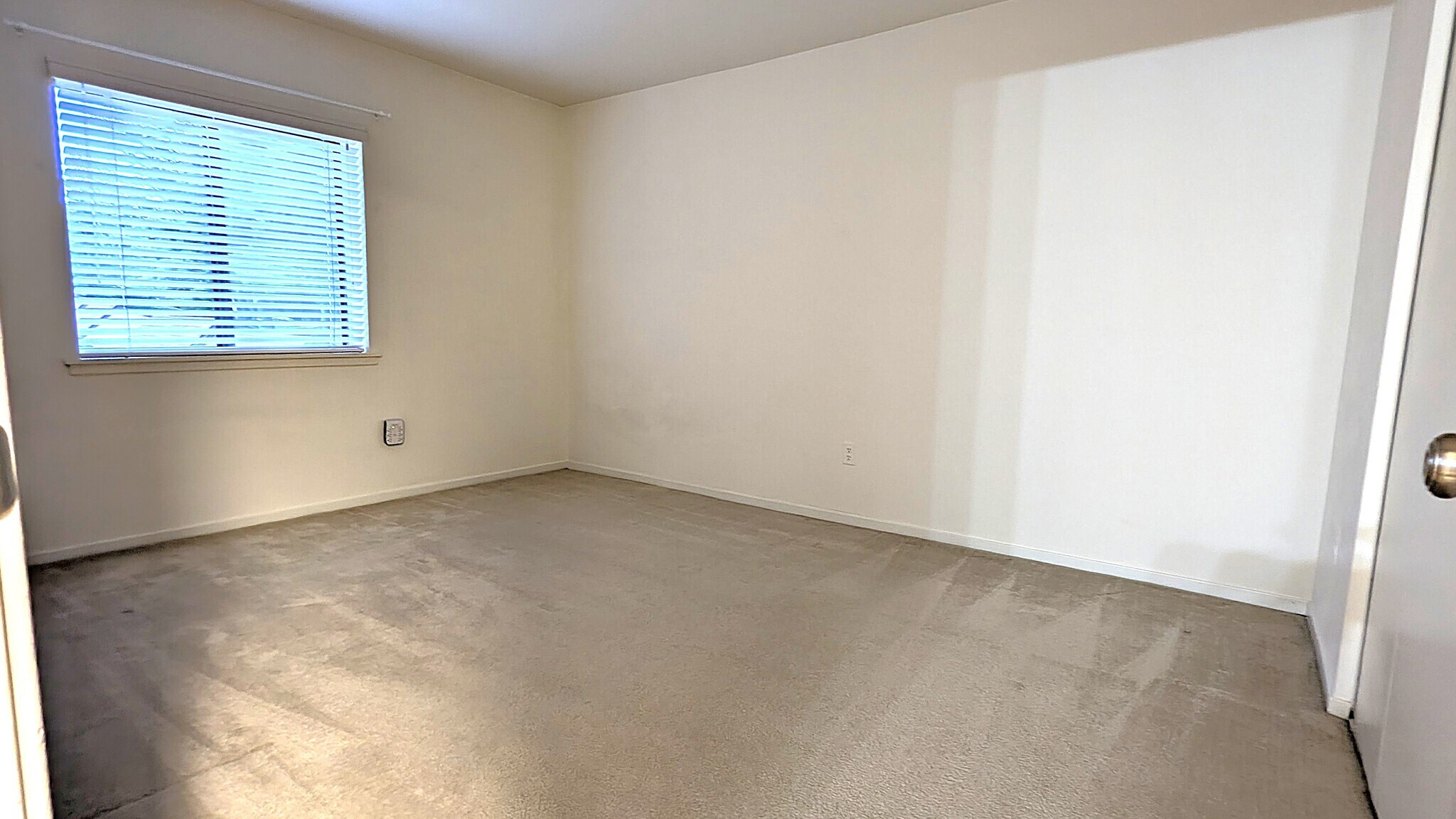 Building Photo - 1657 Parkcrest Cir