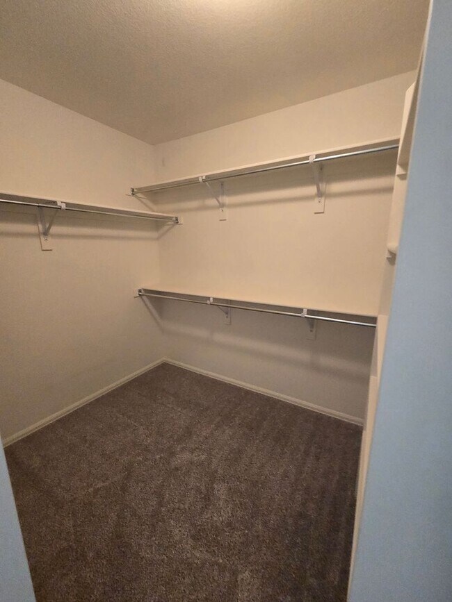 Building Photo - Beautiful 4-Bed, 3.5-Bath Home with Mounta...