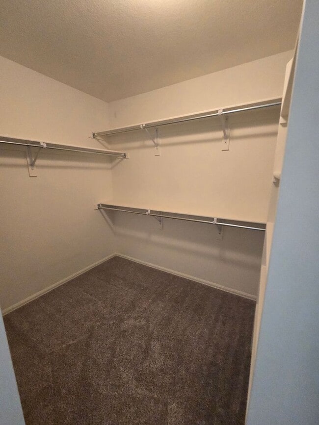 Building Photo - Beautiful 4-Bed, 3.5-Bath Home with Mountain Views on Quiet Cul-de-Sac