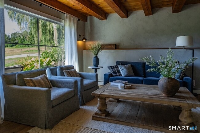 Building Photo - 69 Mudge Pond Rd