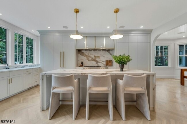 Building Photo - 84 Watchung Ave