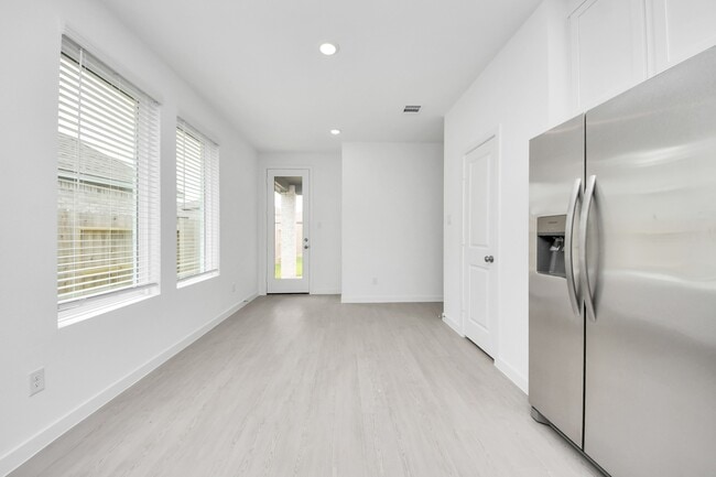 Building Photo - 1062 Blue Stone Dr