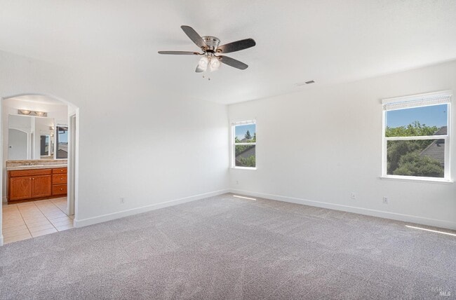 Building Photo - 525 Sauvignon Pl
