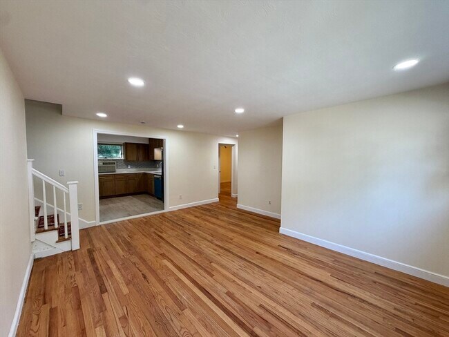 Building Photo - 487 Lowell Ave