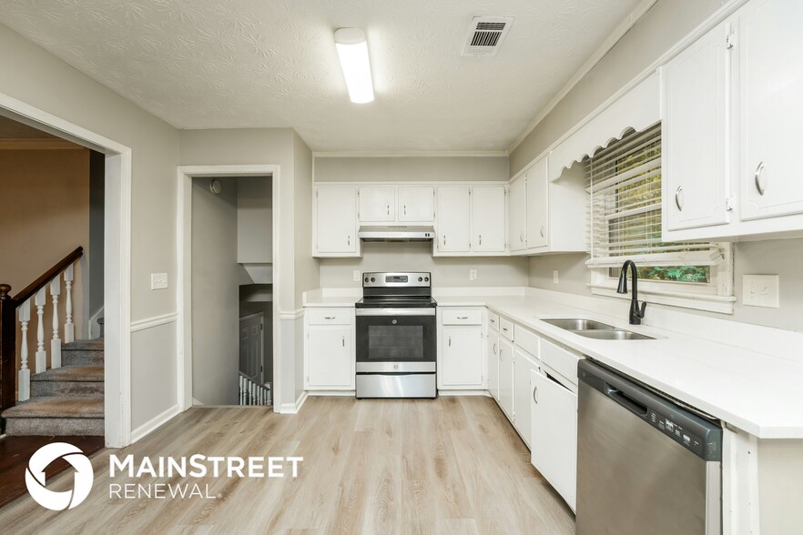 Building Photo - 3385 Revere Cir