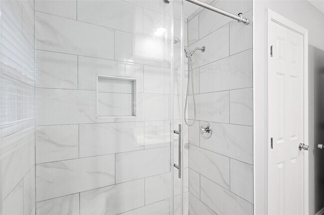 Building Photo - 7103 Lugary Dr