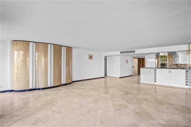 Building Photo - 4337 Marina City Dr