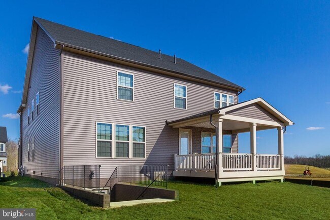 Building Photo - 6547 Clubhouse Dr